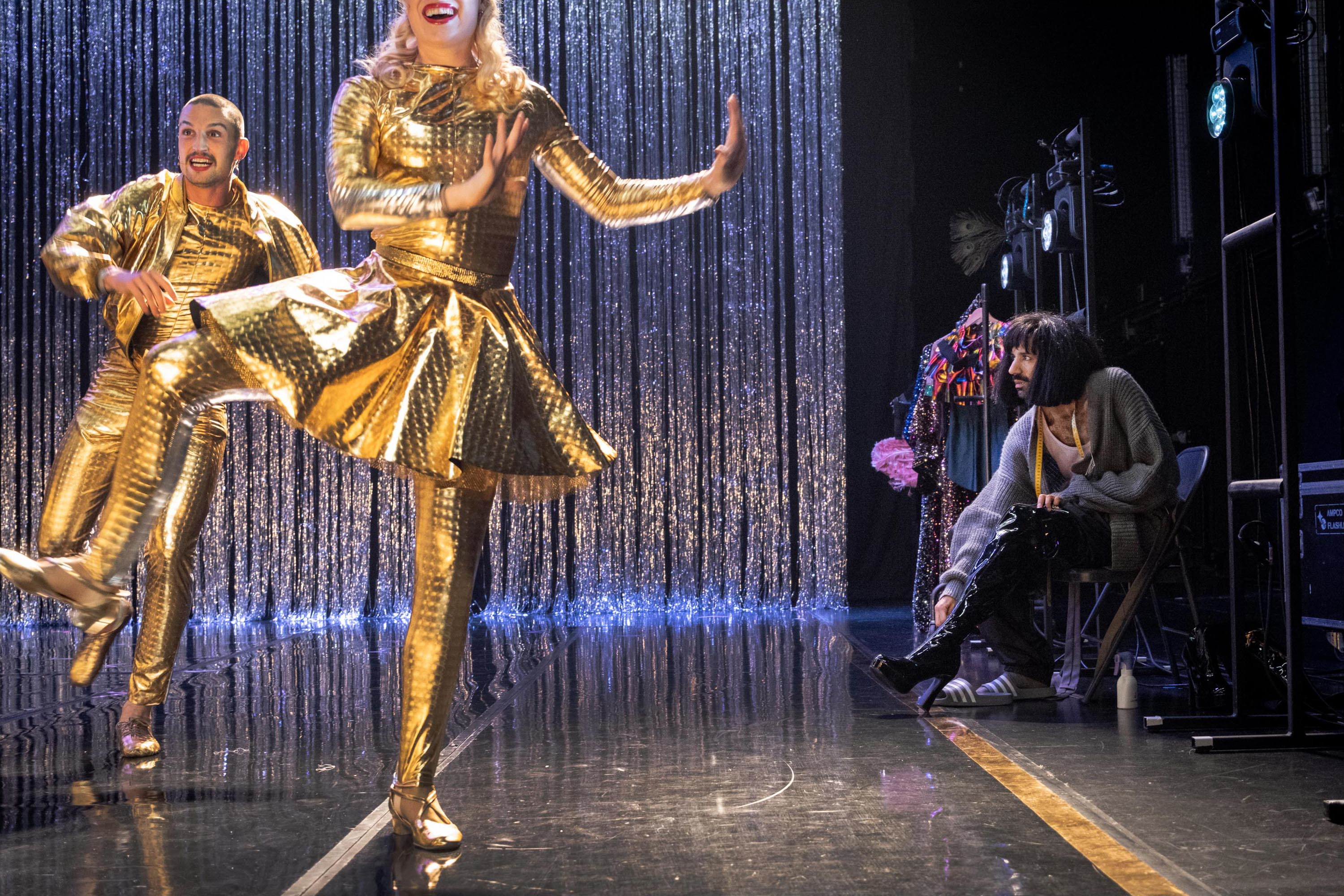 scenebeeld een leuk avondje uit theater artemis